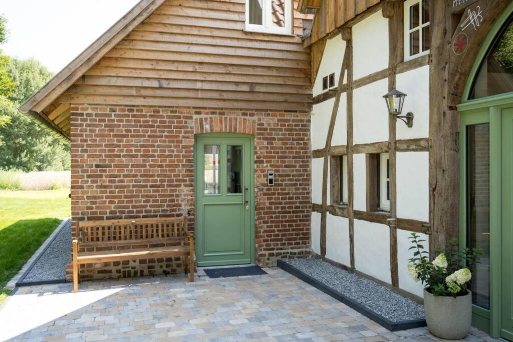 Zum Heuerling Ferienwohung Im Alten Stall Mit Sauna Versmold Exteriör bild